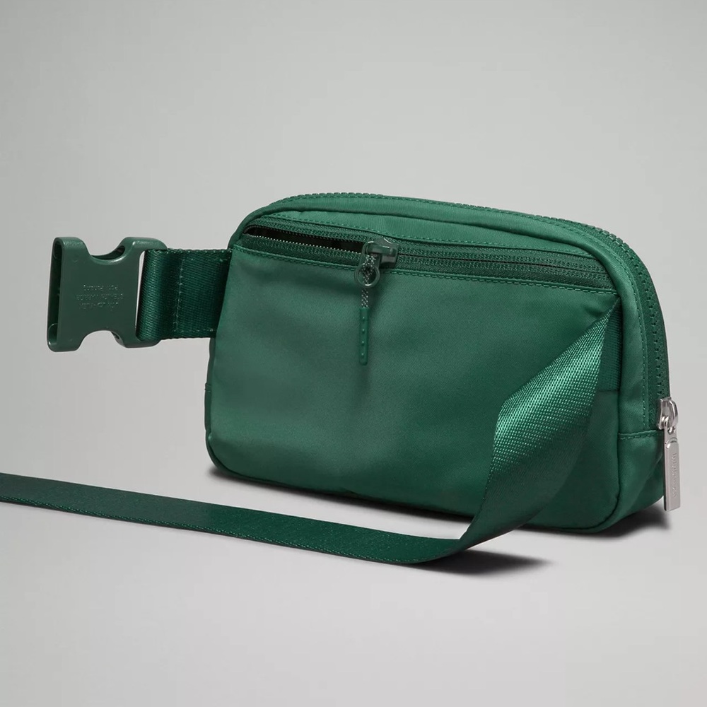 lululemon athletica Green Everywhere Belt Bag 1L, NWT - Picture 5 of 6
